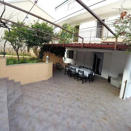 Apartment Ljiljana