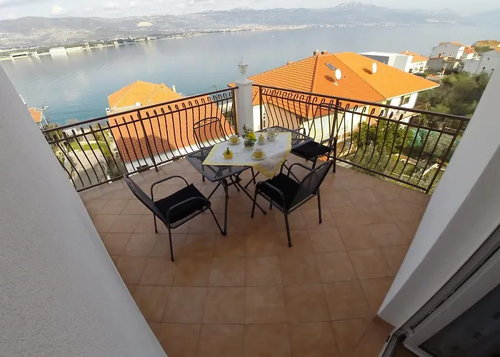 Ljiljana 아파트 트로기르